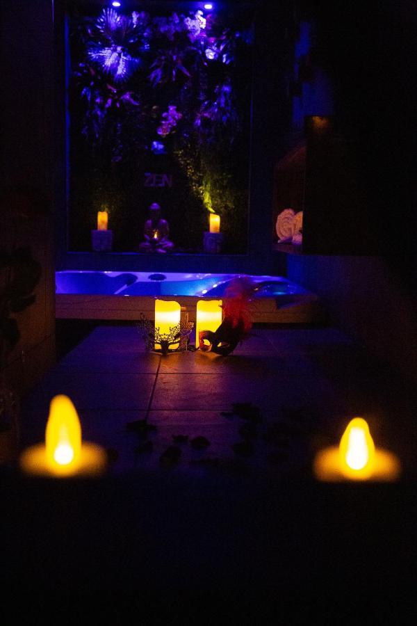 Suite romantique et climatisée avec jacuzzi Puydaniel Extérieur photo