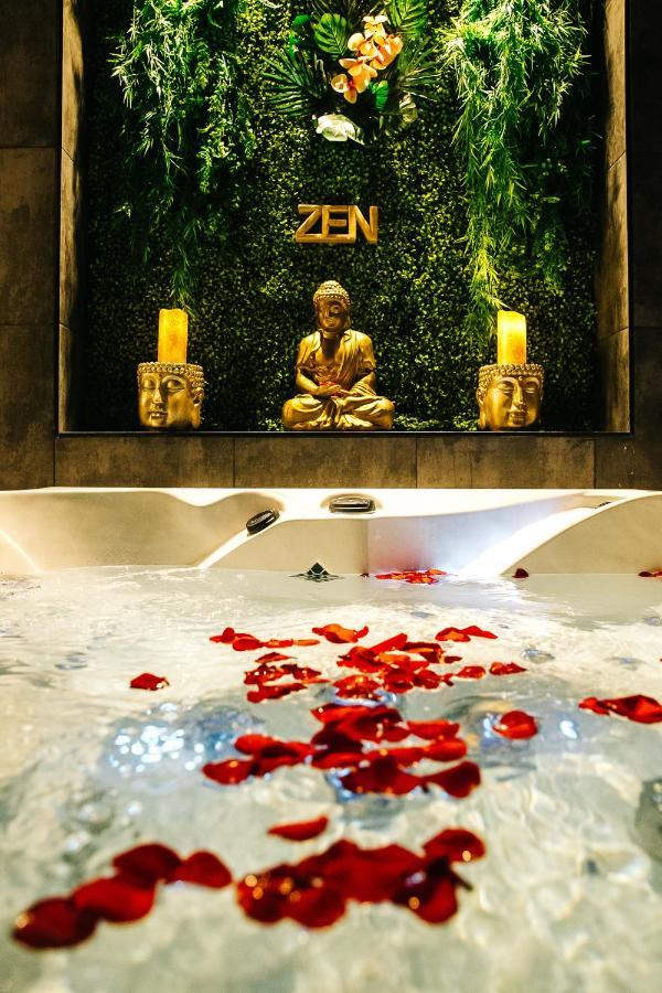 Suite romantique et climatisée avec jacuzzi Puydaniel Extérieur photo