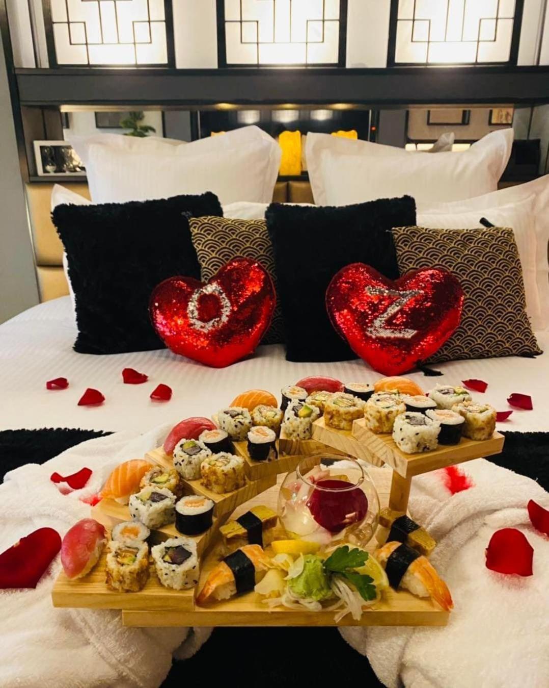 Suite romantique et climatisée avec jacuzzi Puydaniel Extérieur photo