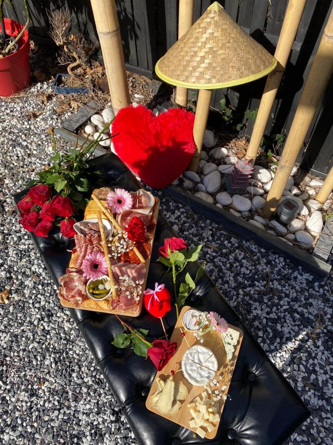Suite romantique et climatisée avec jacuzzi Puydaniel Extérieur photo