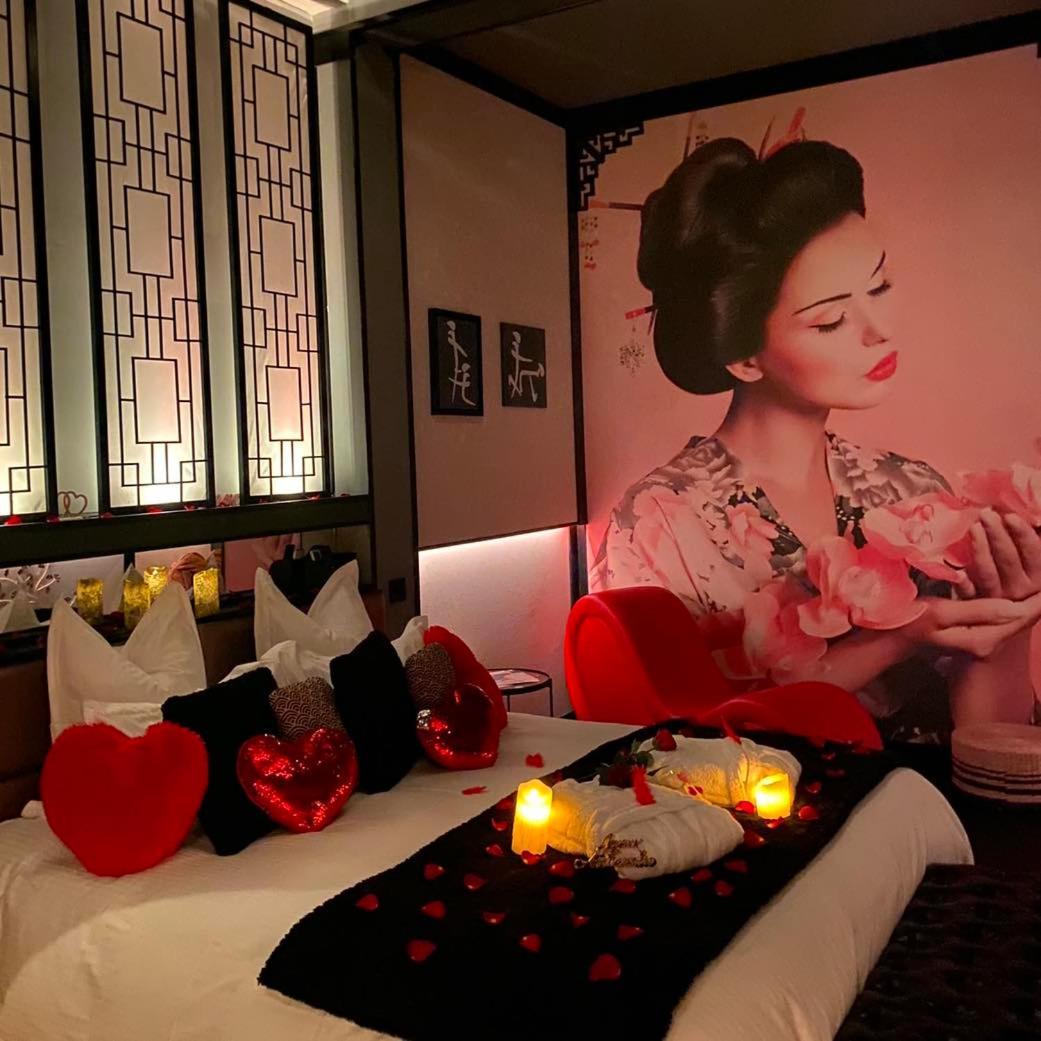Suite romantique et climatisée avec jacuzzi Puydaniel Extérieur photo